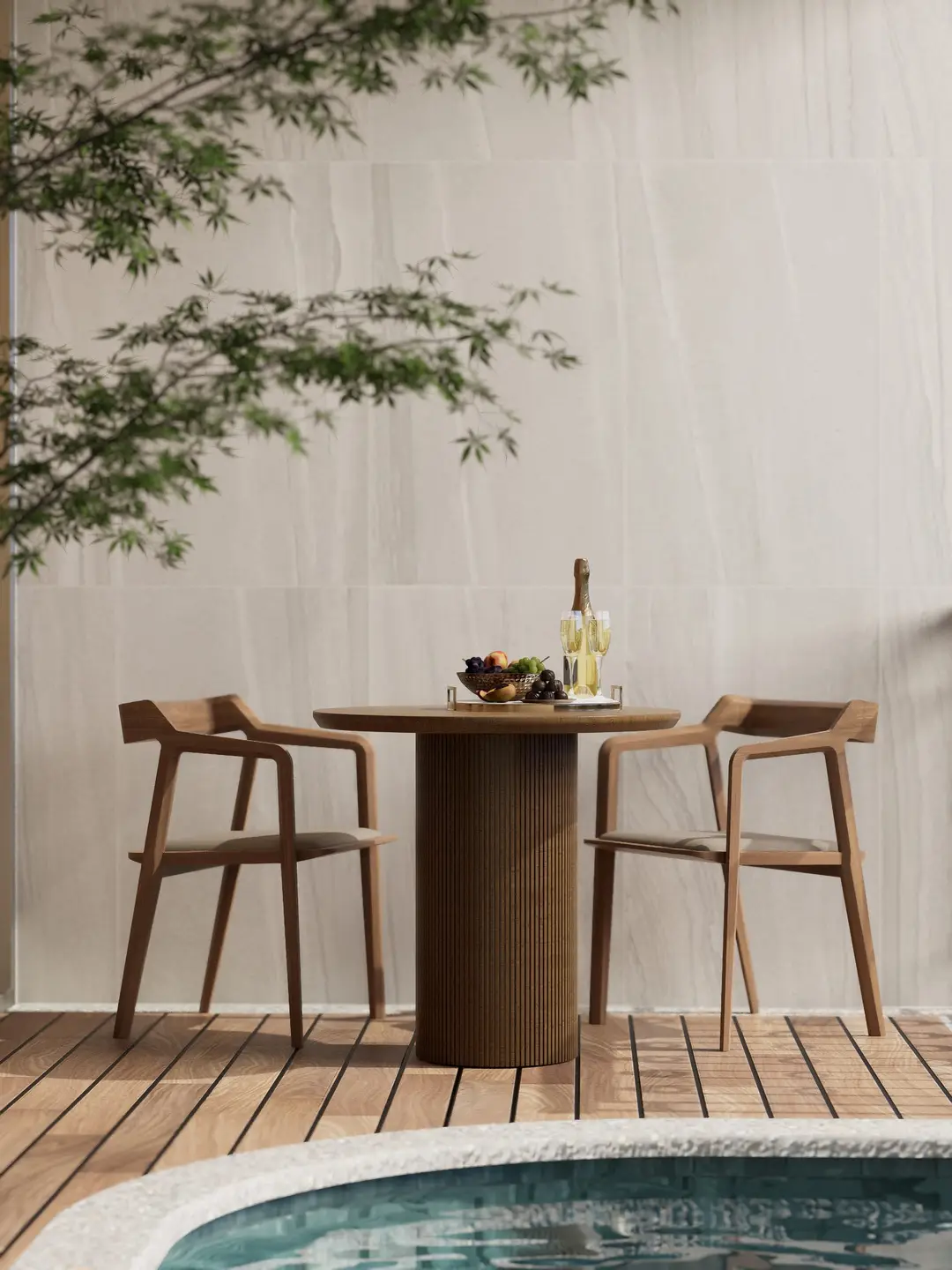 Comedor de terraza junto a la alberca privada, rodeado de vegetación